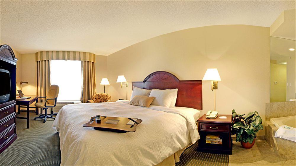 Hampton Inn Toronto-Mississauga West Buitenkant foto