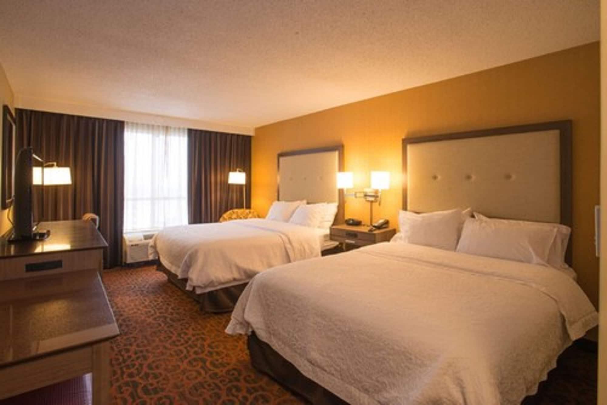Hampton Inn Toronto-Mississauga West Buitenkant foto
