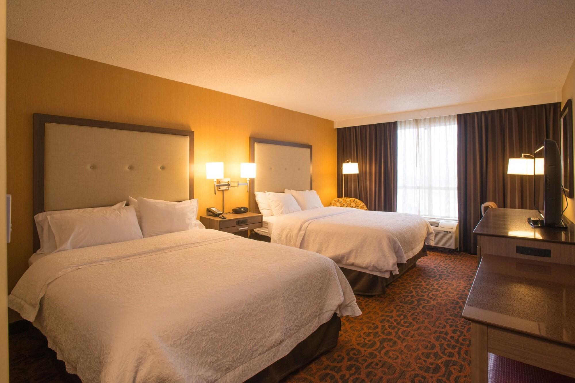 Hampton Inn Toronto-Mississauga West Buitenkant foto