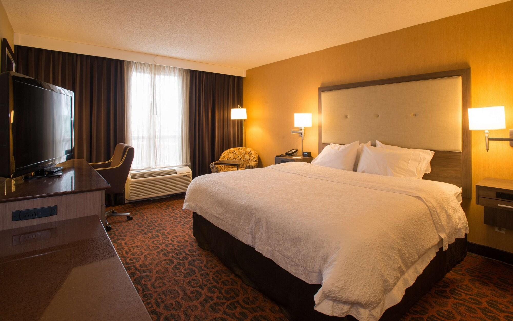 Hampton Inn Toronto-Mississauga West Buitenkant foto