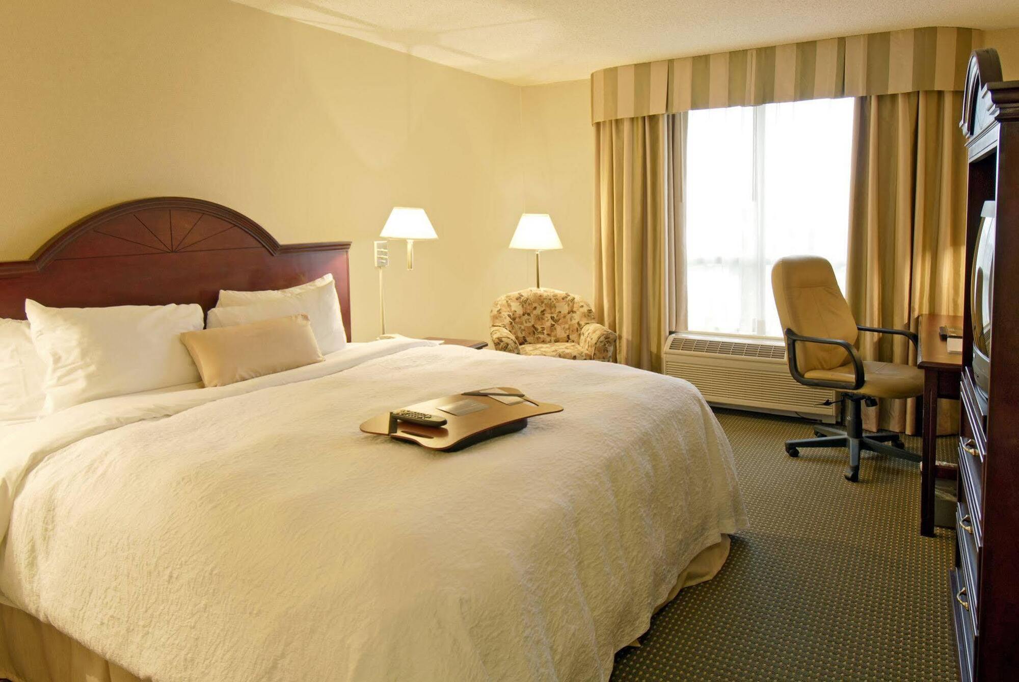 Hampton Inn Toronto-Mississauga West Buitenkant foto